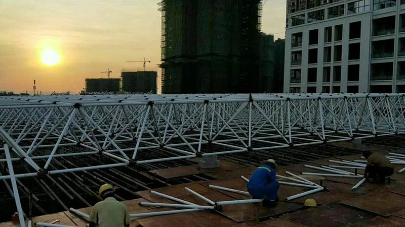 乌海螺栓球网架安装现场